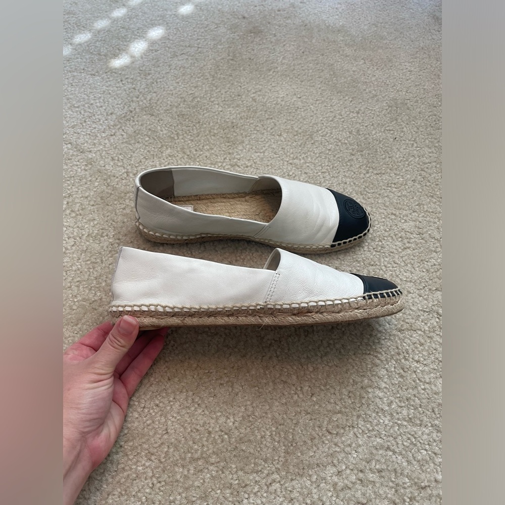 Tory Burch Colorblock Black and White Leather Espadrilles - Picture 7 of 9